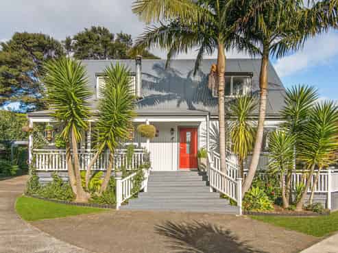 8 Chrisarda Place, Red Hill