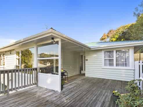 12 Pembroke Street, Tawa