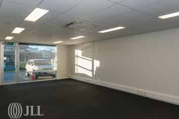 Great opportunity for owner occupiers & investors!