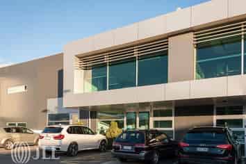 Great opportunity for owner occupiers & investors!