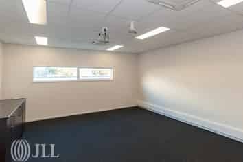 Great opportunity for owner occupiers & investors!