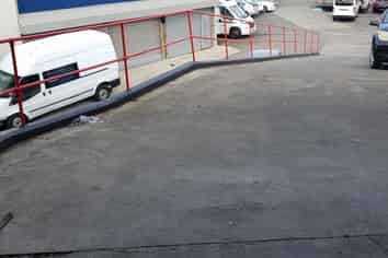 OUTSTANDING SHOWROOM AND WAREHOUSE OPPORTUNITY