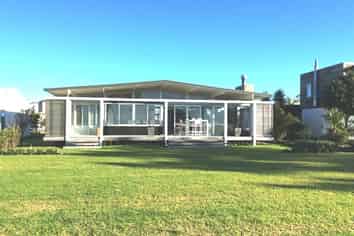 152 Sands Crescent, Matarangi