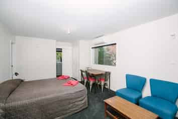 Wanaka Motel in Prominent Location