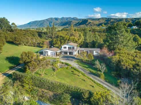 74 Lookout Road, Parapara
