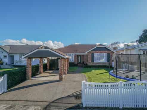 42 Athens Road, Onehunga