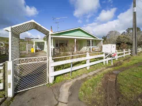 1688 Ohura Road, Douglas