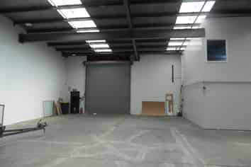 ADDINGTON - CLOSE TO TOWER JUNCTION