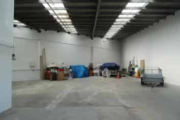 ADDINGTON - CLOSE TO TOWER JUNCTION