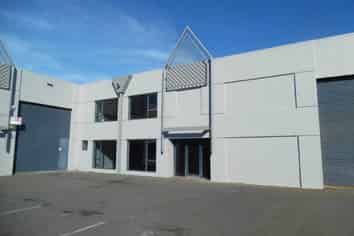 ADDINGTON - CLOSE TO TOWER JUNCTION