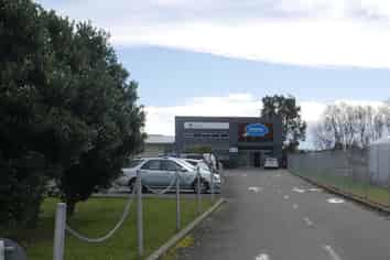 Modern and Inviting Office/Showroom Space