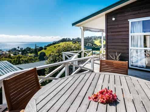 5/8 Victoria Road North, Onetangi