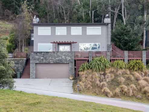 75 Hensman Road, Queenstown Central