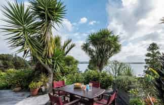 56 Tapeka Road, Russell