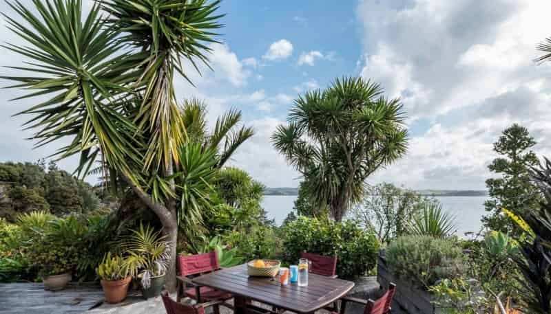 56 Tapeka Road, Russell