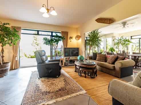 56 Tapeka Road, Russell