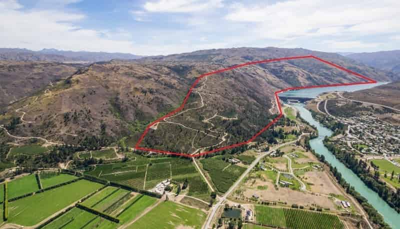  Earnscleugh Road and Fruit-Growers Road, Clyde