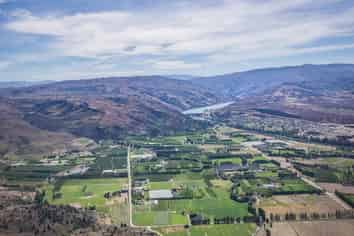  Earnscleugh Road and Fruit-Growers Road, Clyde