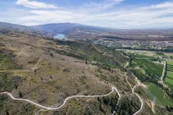  Earnscleugh Road and Fruit-Growers Road, Clyde