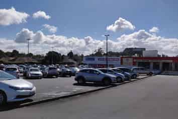 Premium office in Three Kings Plaza