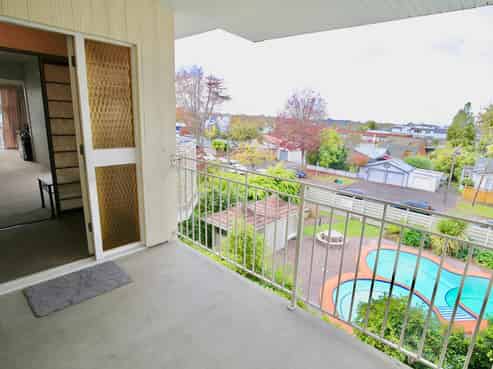 12/10 Hunter Street, Hamilton Lake