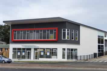 Outstanding office with highway exposure!