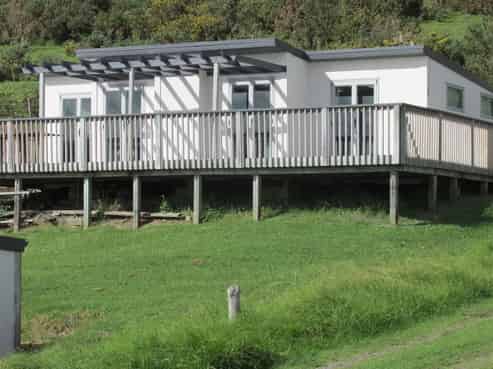 25 Taumatawiwi Street, Opononi