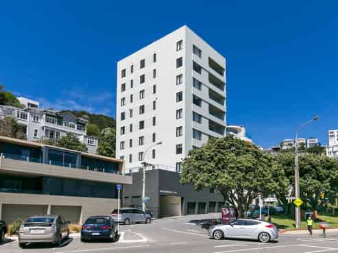 2/214 Oriental Parade, Oriental Bay