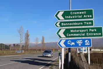 GOOD SIGNAGE AWARENESS