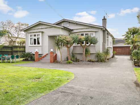 37 Hollywood Avenue, Epsom