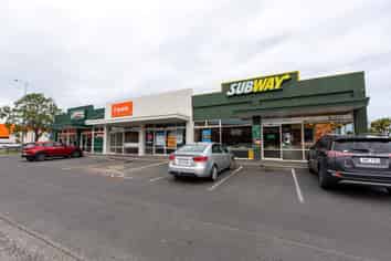 Andy Bay Food Retail Opportunity!