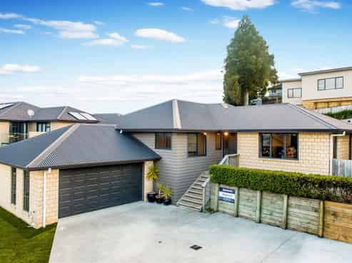 9 Evergreen Rise, Grandview Heights