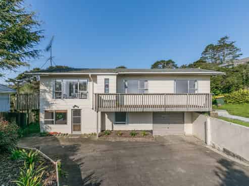 9 Blacks Road, Greenhithe