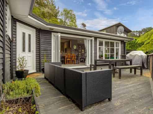 76 Wyndham Road, Pinehaven