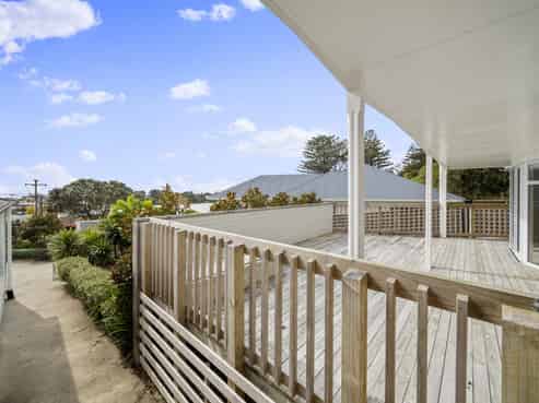 89 Paynters Avenue, Strandon