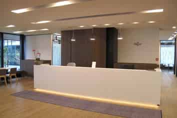 Airport office for eight people