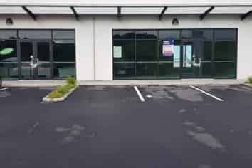 RETAIL/SHOWROOM/COMMERCIAL UNITS