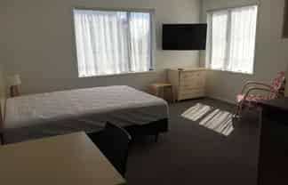 21 James Rd, Manurewa