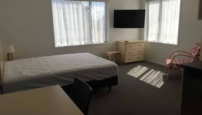 21 James Rd, Manurewa