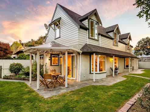 4 Seymour Avenue, The Brook