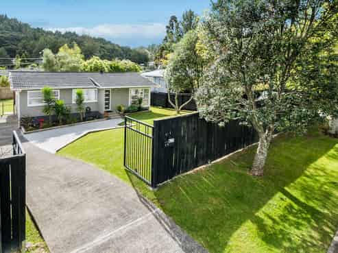 10 Vandeleur Avenue, Birkdale