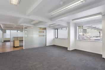 Modern City Fringe Office - 15 Car Parks - REDUCED