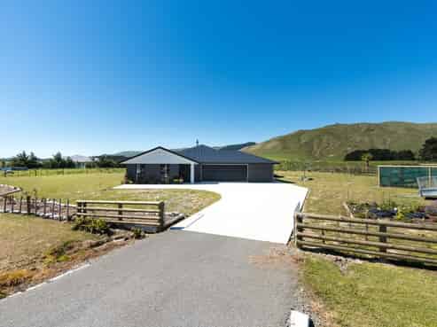 12 Highland View Drive, Tokomaru