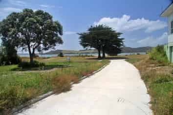 16 Waterfront Road, Pukenui