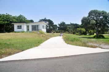 16 Waterfront Road, Pukenui