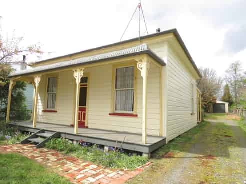 25 Oioi Street, Owhango