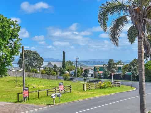 3/3 Clarks Beach Road, Clarks Beach