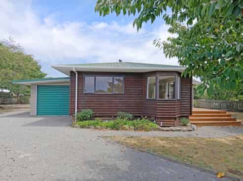 8 Charlotte Lane, Brightwater