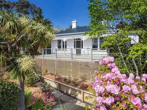 14 Bangor Terrace, Kew