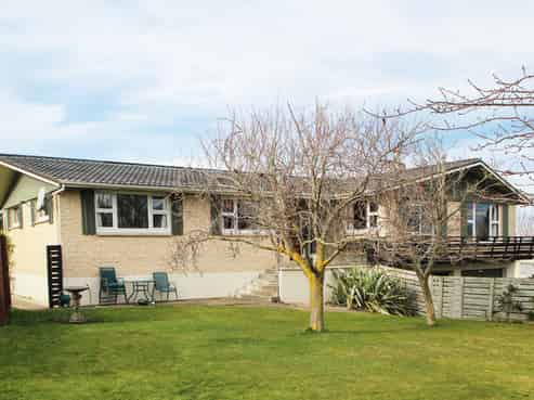 4 Parklane Place, Weston